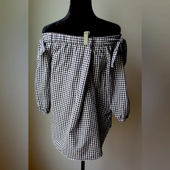 GAP Black and White Checkered Top - Picture 7 of 11